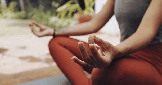 Women Do Meditation